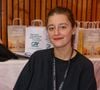 Fille de Laurent Chalumeau et d'Arielle Saracco, elle a toujours reconnu l'influence culturelle de ses parents tout en réfutant tout favoritisme dans sa carrière.

Ambre Chalumeau à la Halle Georges Brassens de Brive-la-Gaillarde pour la 43eme Foire du Livre de Brive, le 7 novembre 2025.

©Jean-Marc LHOMER/Bestimage.