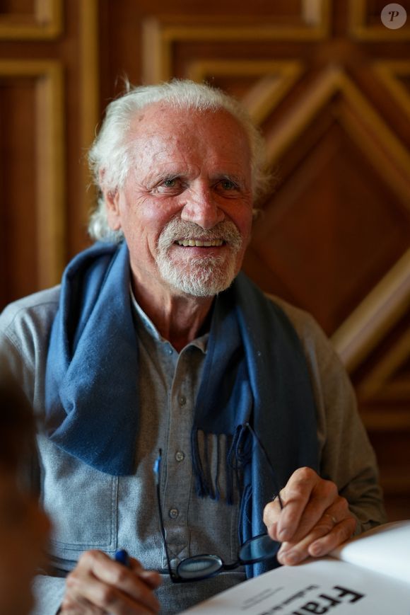 Exclusif - Yann Arthus-Bertrand - Inauguration de l’exposition de Yann Arthus-Bertrand « France, un album de famille » à l’Hôtel de Ville de Paris (exposition gratuite jusqu’au 2 novembre) © Anne-Sophie Guebey / Bestimage