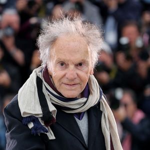 "Nadine (Trintignant NDLR) préférait que Marie soit enterrée à Paris pour pouvoir aller se recueillir sur la tombe de sa fille. (Jean-Louis Trintignant) s’est plié à son choix." expliquait - alors - le biographe du comédien à "Femme Actuelle". 

Jean-Louis Trintignant lors du photocall du film Amour à Cannes le 20 mai 2012. © Dominique Jacovides Bestimage