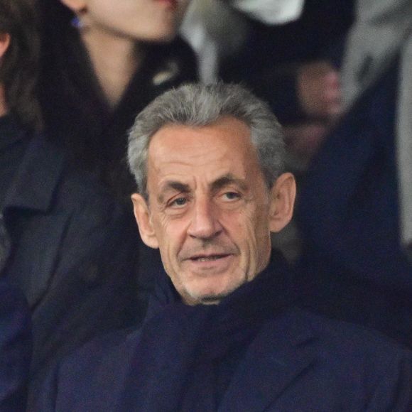 Nicolas Sarkozy dans les tribunes lors du match de Ligue 1 McDonald's "PSG - Auxerre (2-0)" au Parc des Princes à Paris, le 27 septembre 2025.
© Christian Liewig/Bestimage
