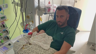 Deux mois après avoir perdu son nouveau-né, ce candidat de Mariés au premier regard réalise un acte symbolique dans sa maison