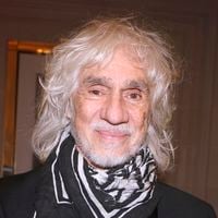 The Voice Kids : Louis Bertignac pas à l'aise à l'idée de jouer avec la vie des candidats, comment la production a réussi à le faire rempiler malgré tout ?