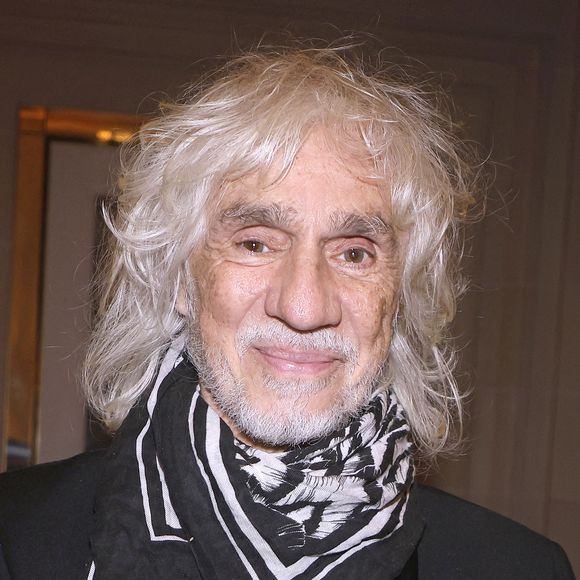 Louis Bertignac a été l'un des pionniers de "The Voice". Dès 2012, le guitariste s'installait dans le mythique fauteuil rouge pour les deux premières saisons de la version adultes..

Louis Bertignac - Soirée de gala pour la Fondation de la Recherche en Physiologie, "Les Stéthos d'Or" au Four Seasons Hôtel George V. 

© Cédric Perrin/Bestimage
