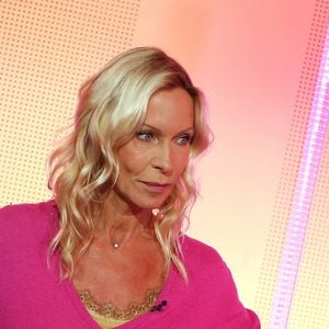 "Il y a un mois je me faisais opérer après une très mauvaise chute de vélo... Fractures du visage... Merci à l'hôpital de la Timone, l'hôpital de la Conception, merci à mon entourage proche, particulièrement à Manou pour son soutien, à ma fille pour ses soins"

Exclusif - Rebecca Hampton - Répétitions des artistes pour l'émission "Duos Mystères" à la Seine Musicale à Paris, qui sera diffusée le 12 juin sur TF1. © Gaffiot-Moreau / Bestimage