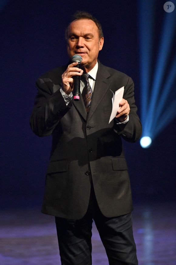 Julien Lepers durant la 7ème édition du grand concours départemental "Danse avec les seniors" dans la salle Apollon du palais Acropolis à Nice le 6 février 2022. Cette 7ème édition s'est tenue au Palais Acropolis de Nice, avec comme présidente du jury Linda Hardy, Miss France 1992, actrice et ancienne candidate de l'émission « Danse avec les Stars ». © Bruno Bebert/Bestimage