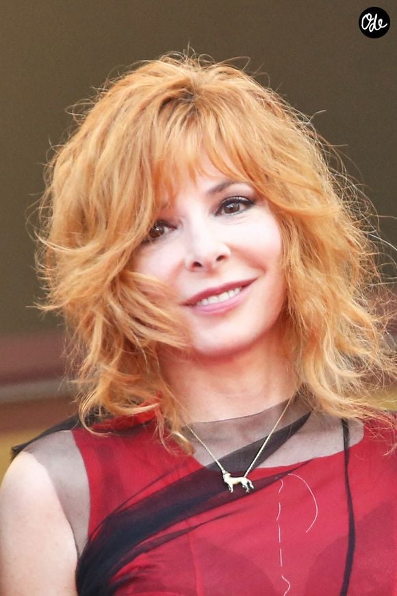 Une habitude qu’elle avait adoptée pour préparer ses spectacles et améliorer son endurance, avant de la conserver au fil des années

Mylène Farmer - Montée des marches du film « Annette » lors de la cérémonie d'ouverture du 74ème Festival International du Film de Cannes. Le 6 juillet 2021
© Borde-Jacovides-Moreau / Bestimage