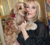 Avec son compagnon Pascal Lelli, elle a découvert un homme tentant de forcer leur porte-fenêtre.

Bérengère Krief et son chien Joe lors de la cérémonie des nommés à la 36ème Nuit des Molières au Ministère de la Culture à Paris, France, le 17 Avril 2025. © Bertrand Rindoff/Bestimage