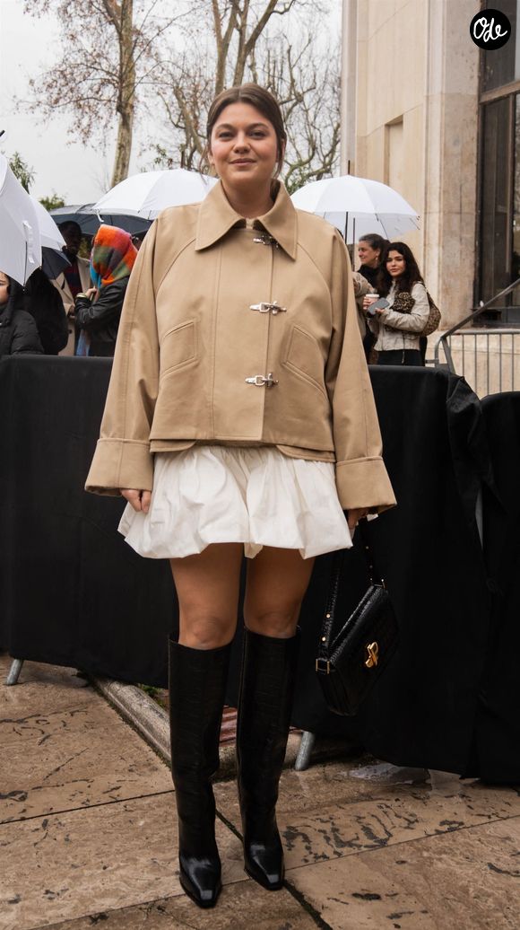Les deux chanteuses entretiennent une relation fondée sur le respect, l’admiration et le soutien mutuel.

Des célébrités assistent au défilé de Patou lors de la semaine de la mode à Paris.
Backgrid USA / Bestimage