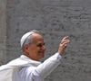 Il y a quelques semaines, Léon XIV a été élu pape, incarnant un pontificat alliant tradition et ouverture.
Le pape Léon XIV lors de son audience générale hebdomadaire sur la place Saint-Pierre, au Vatican. © Alessia Giuliani/IPA via ZUMA Press / Bestimage/Bestimage