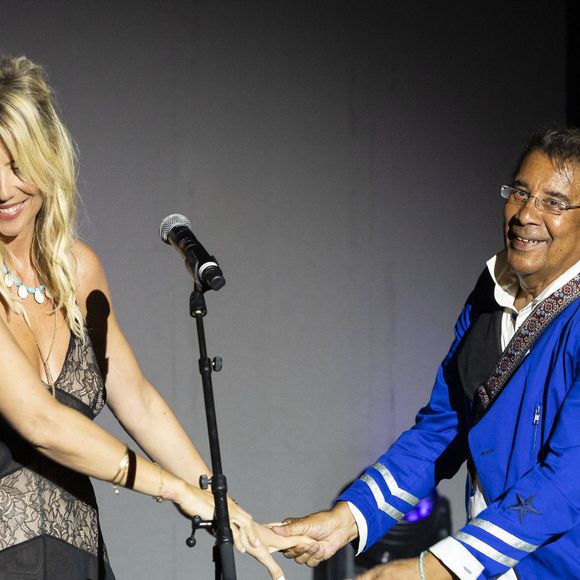 Une distinction qui lui a été remise par Rachida Dati au ministère de la Culture ce vendredi 16 janvier 2026. 

Exclusif - Laurent Voulzy et sa compagne Isaure Le Faou interprètent deux titres ensemble - Laurent Voulzy en concert sur la scène du théâtre de Verdure lors du 41ème Festival de Ramatuelle. © Cyril Bruneau / Bestimage