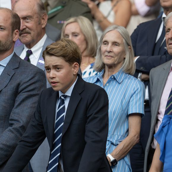 Les membres de la famille royale d'Angleterre assistent à la finale du tournoi de Wimbledon, entourés de célébrités, dans la loge royale le 12 juillet 2026.

© Julien Burton / Bestimage