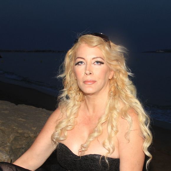 Loana a passé l'arme à gauche à l'âge de 48 ans.

Loana - Rendez-vous avec Loana lors du 76ème Festival International du Film de Cannes.  © Philippe Baldini/Bestimage