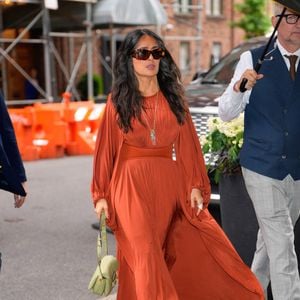 Un moment lors duquel elle a pu profiter de son enfant mais aussi de ses amies. 

Salma Hayek est vue le 14 mai 2025 à New York.
©STARMAX / BESTIMAGE