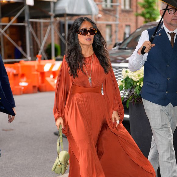 Un moment lors duquel elle a pu profiter de son enfant mais aussi de ses amies. 

Salma Hayek est vue le 14 mai 2025 à New York.
©STARMAX / BESTIMAGE