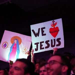 Le pape Léon XIV au Stade de France, à Saint-Denis, en périphérie de Paris, le 25 septembre 2026, pour présider une veillée de prière avec des jeunes de 17 à 35 ans, dans le cadre de sa visite de quatre jours en France.
© Jacovides-Moreau/Bestimage