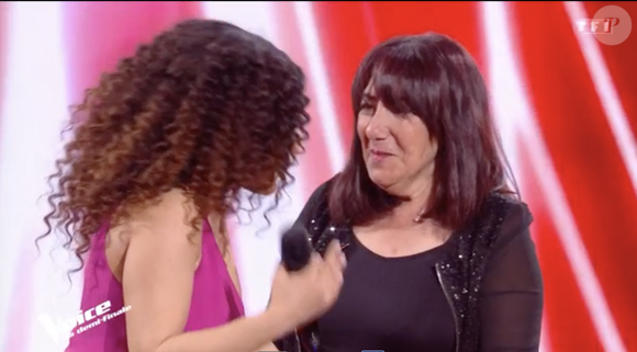 D'autre part, ce titre fait référence au deuil puisque la maman d'Esmée a perdu sa mère lorsqu'elle était adolescente. Or, Iman a toujours sa maman et souhaitait simplement rendre hommage à leur relation fusionnelle.

The voice, 26 avril 2025, TF1