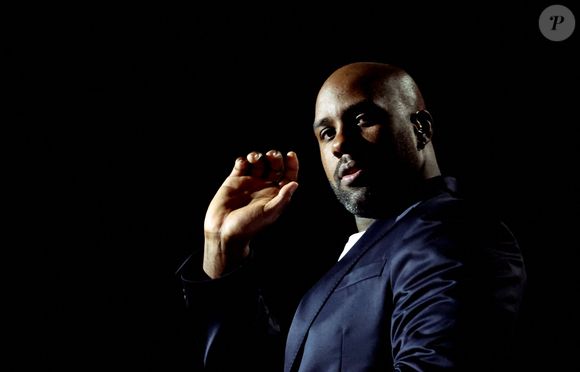 Teddy Riner a quant à lui présenté chacun des artistes

Exclusif - Teddy Riner sur la scène du "Gala des pièces jaunes, le concert événement" à Paris La Défense Arena  à Nanterre le 23 janvier 2025.
© Jacovides / Moreau / Bestimage