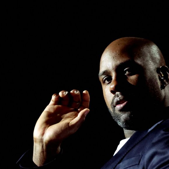 Teddy Riner a quant à lui présenté chacun des artistes

Exclusif - Teddy Riner sur la scène du "Gala des pièces jaunes, le concert événement" à Paris La Défense Arena  à Nanterre le 23 janvier 2025.
© Jacovides / Moreau / Bestimage