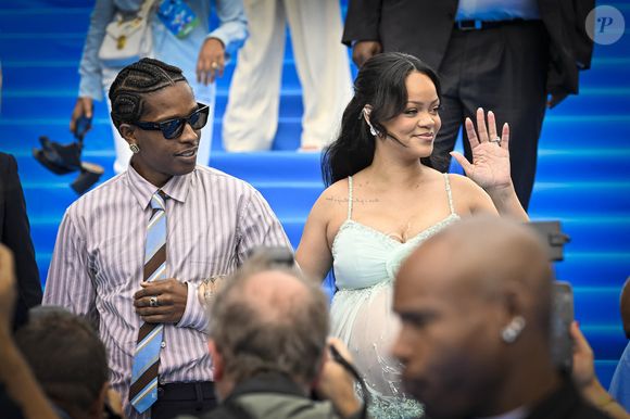 Rihanna, enceinte, et son compagnon A$AP Rocky (ASAP) aux arrivées et au photocall de la première du film Les Schtroumpfs au Mont des Arts à Bruxelles, Belgique, le 28 juin 2025. © Jan De Meuleneir/Photonews/Bestimage