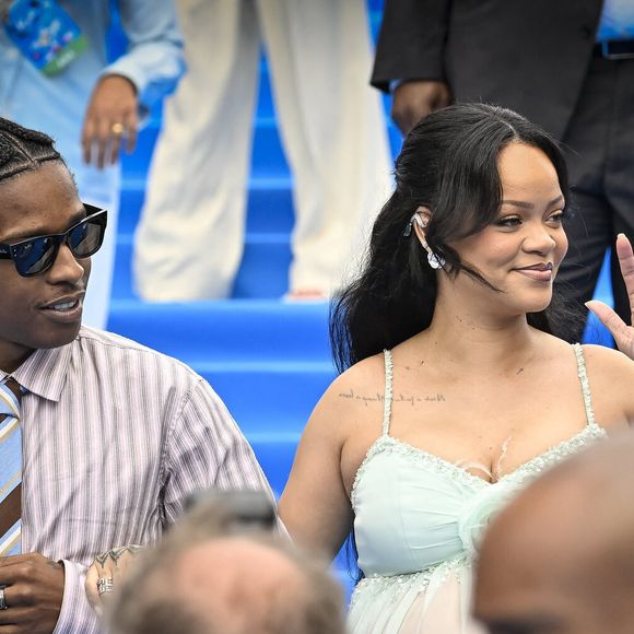 Rihanna, enceinte, et son compagnon A$AP Rocky (ASAP) aux arrivées et au photocall de la première du film Les Schtroumpfs au Mont des Arts à Bruxelles, Belgique, le 28 juin 2025. © Jan De Meuleneir/Photonews/Bestimage