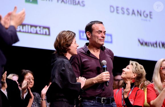 Irène Jacob, Anthony Delon - Pour la séance de clôture de la 16ème édition du Festival Lumière de Lyon, un hommage tout particulier a été rendu à l'acteur Alain Delon en projetant "Plein Soleil" de René Clément. Pour l'occasion Vincent Lindon a prononcé un discours en présence de Anthony Delon, qui, sous le coup de l'émotion, a fondu en larmes pendant l'évocation de son père. C'est la première fois, depuis sa disparition, qu'un hommage était rendu en public à Alain Delon,  au Halle Tony Garnier, à Lyon, France, le 20 octobre 2024. © Dominique Jacovides/Bestimage