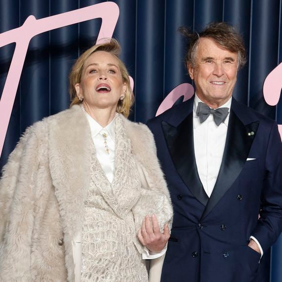 Sharon Stone et Brunello Cucinelli assistent aux Fashion Awards 2025 au Royal Albert Hall à Kensington, Londres, Royaume-Uni. Le 1er décembre 2025. © AGENCE / BESTIMAGE