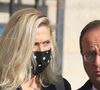 Julie Gayet et son époux ont fait une apparition très remarquée et inattendue.

Julie Gayet et son compagnon François Hollande - Sorties des obsèques de Florence Rogers-Pinault en l'Église Saint-Sulpice  à Paris, le 8 septembre 2021. ©AGENCE / BESTIMAGE