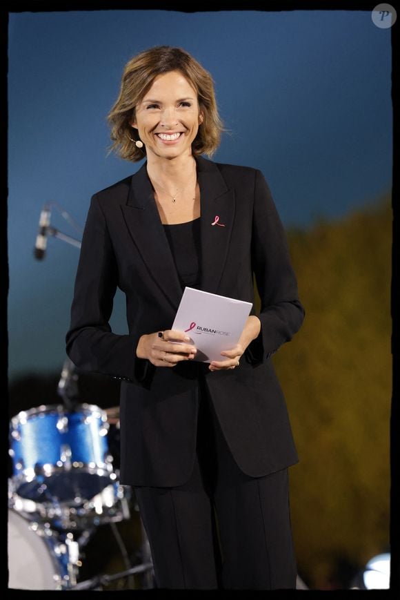 Exclusif - Isabelle Ithurburu - Soirée de lancement "Octobre Rose" organisée par l’association Ruban Rose présentée par I. Ithurburu à Paris le mardi 30 septembre 2025. 
© Alain Guizard / Bestimage