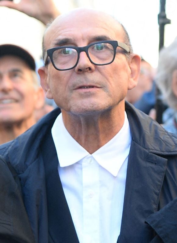 Patrick Cristaldi (fils de Claudia Cardinale) à la sortie des obsèques de Claudia Cardinale en l’église Saint-Roch de Paris, France, le 30 septembre 2025. © Bestimage