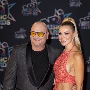Sébastien Cauet et Nathalie Dartois assistent au 24ème NRJ Music Awards - Red Carpet arrivals au Palais des Festivals le 18 novembre 2022 à Cannes, France. Photo by Shootpix/ABACAPRESS.COM