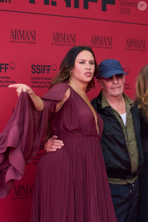 Karla Sofia Gascon et Jacques Audiard ont assisté au tapis rouge du film 'Emilia Perez' lors du 72ème Festival International du Film de San Sebastian au Théâtre Victoria Eugenia le 20 septembre 2024 à Donostia / San Sebastian, Espagne. © Jack Abuin/ZUMA Press Wire/Bestimage