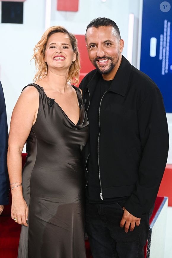 Exclusif - Elodie Poux et Majid Berhila lors de l'enregistrement de l'émission "Vivement dimanche" à Paris, France, le 9 septembre 2025 et diffusée le 2 novembre 2025 sur France 3. © Guillaume Gaffiot/Bestimage