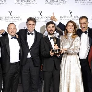 L'acteur français Dominique Besnehard et le producteur Harold Valentin arrivent avec le prix Comedy pour Call my Agent ! - Saison 4 (Dix Pour Cent Saison 4) dans la salle de presse des 49e International Emmy Awards à la Casa Cipriani à New York City, NY, USA, le lundi 22 novembre 2021. Photo by John Angelillo/UPI/ABACAPRESS.COM