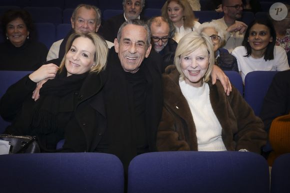 Il laisse derrière lui trois enfants et son épouse, la journaliste Audrey Crespo-Mara.

Audrey Crespo-Mara, Thierry Ardisson, Chantal Ladesou au concert d’Enrico Macias pour sa tournée La Fête Continue ! dans la salle de spectacle Le Dôme de Paris - Palais des Sports à Paris, France, le 15 mars 2025.

© Jack Tribeca/Bestimage