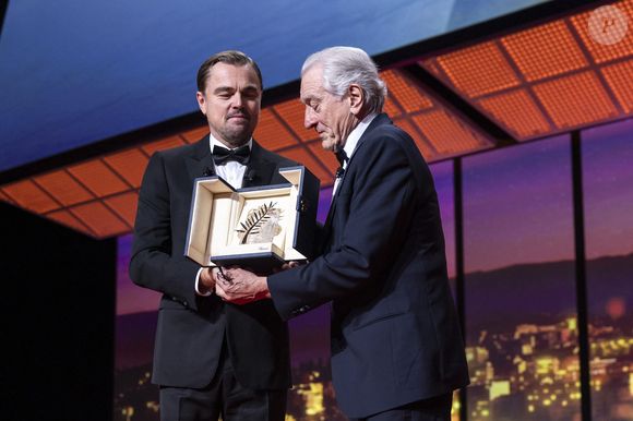 Manifestement, les autorités n'auraient pas le moins du monde reconnu l'icône qui n'avait pourtant pas mis de masque pour passer incognito...

Leonardo DiCaprio et Robert De Niro (palme d'or d'honneur) - Les célébrités lors de la cérémonie d'ouverture du 78ème Festival International du Film de Cannes, le 13 mai 2025. © Borde / Jacovides  / Moreau / Bestimage
