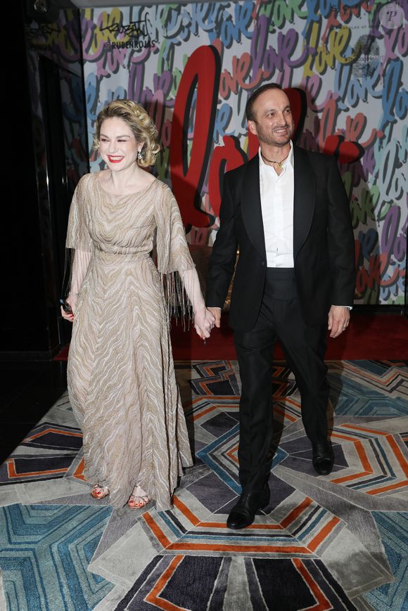Malheureusement, la vie en a décidé autrement.
Emilie Dequenne (En Dior) se prépare pour la 95ème édition de la cérémonie des Oscars à Los Angeles dans sa chambre d'hôtel (Le Sofitel Beverly Hills) avec son mari Michel Ferracci (en Fursac) le 12 mars 2023.
©Agence / Bestimage