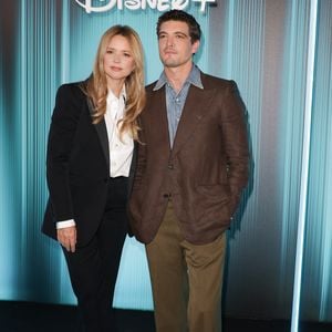 Virginie Efira et son compagnon Niels Schneider - Photocall du showcase 2026 Disney+ à l'Institut de France à Paris le 15 janvier 2026. © Coadic Guirec/Bestimage