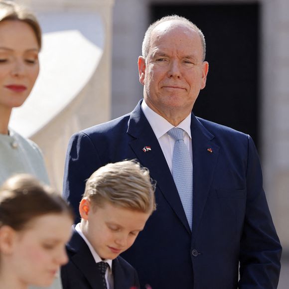 Le prince Albert II de Monaco, la princesse Charlène et leurs enfants accueillent le président Emmanuel Macron , sa femme Brigitte et une délégation au palais princier à Monaco le 7 juin 2025
© Ludovic Marin / Pool / Bestimage