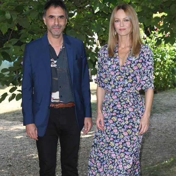 Samuel Benchetrit et Vanessa Paradis - Photocall du film "Cette musique ne joue pour personne" lors du 14ème Festival du Film Francophone d'Angoulême. Le 28 août 2021
© Coadic Guirec / Bestimage