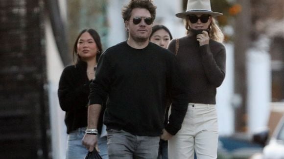 Laeticia Hallyday et Frédéric ont élu refuge sur la côte ouest française, où l'entrepreneur a mis la main sur de beaux établissements