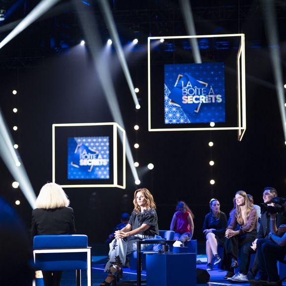 Exclusif - Faustine Bollaert lors de l'enregistrement de l'émission "La Boîte à secrets", présentée par F.Bollaert et diffusée le 3 octobre 2025 sur France 3, dans les studios du Lendit à Saint-Denis, Seine Saint-Denis, France, le 9 septembre 2025. © Pierre Perusseau/Bestimage
