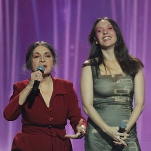 Exclusif - Catherine Ringer et sa fille Simone Ringer - Enregistrement du concert "Nos voix pour toutes", au profit de La fondation des femmes, à l'Adidas Arena à Paris, diffusée le 11 décembre sur TMC
© Coadic Guirec-Cyril Moreau / Bestimage