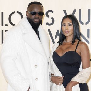 Maître Gims et sa nouvelle compagne - Photocall du Défilé de mode Louis Vuitton Collection Hommes Automne Hiver Printemps-Été dans le cadre de la Fashion Week de Paris, France, le 20 janvier 2026.
 
© Olivier Borde / Bestimage