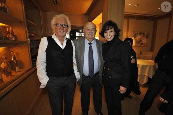 Eric Charden, Pierre Troisgros et Denise Fabre. La dernière date de la troupe AGE TENDRE ET TES DE BOIS a eu lieu dans la ville de Roanne. Toute l'équipe a été invitée au légendaire restaurant LES TROIS GROS. Photo par Andreas Stenger/APS-Medias/ABACAPRESS.COM