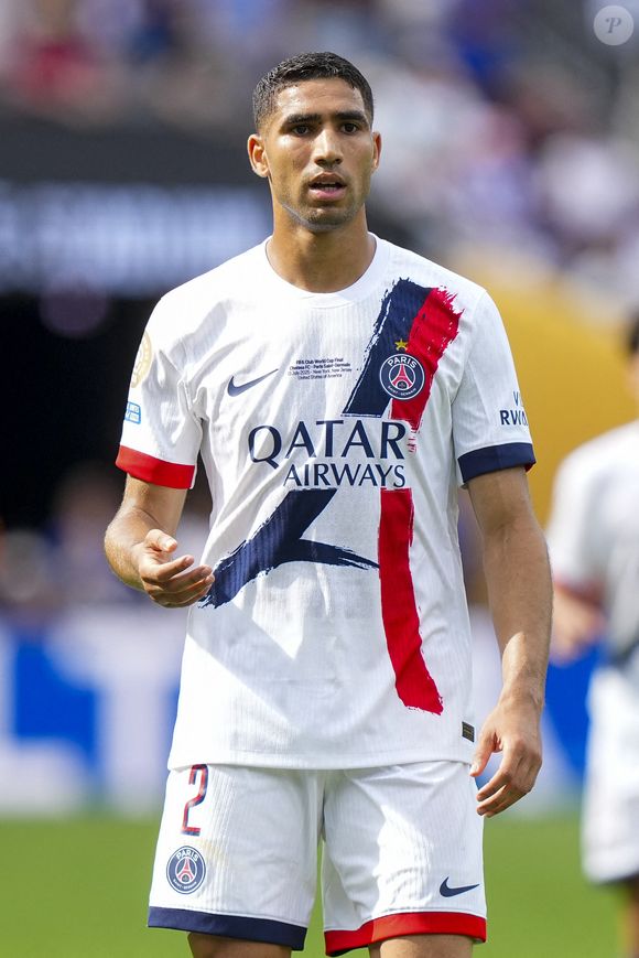 "Il appartient désormais au magistrat instructeur de prendre sa décision dans le cadre de son ordonnance" a ajouté le parquet au sujet de cette affaire pour laquelle Achraf Hakimi encourt jusqu’à 15 ans de prison.

Achraf HAKIMI du PSG lors de la finale de la Coupe du Monde des Clubs de la FIFA entre le PSG et Chelsea au MetLife Stadium le 13 juillet 2025 à East Rutherford, New Jersey. Photo par Hugo Pfeiffer/Icon Sport/ABACAPRESS.COM