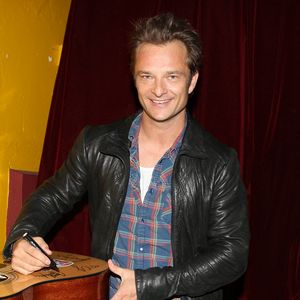 David Hallyday pose en coulisses avant son concert à la MFM POP SESSION à la Scène Bastille à Paris, France, le 22 juin 2010. © Vitchi Marco/ABACA