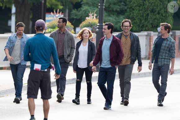 Exclusif - L'ensemble des acteurs, dont Jessica Chastain, James McAvoy, Bill Hader, James Ransone, Isaiah Mustafa et Jay Ryan, sont vus en train de tourner une scène de groupe et de s'amuser entre deux prises sur le plateau de IT : Chapter 2 à Port Hope, Ontario, Canada, le 30 juillet 2018. Photo by Splash News/ABACAPRESS.COM