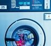 Déception fréquente à la fin du cycle de votre machine : les textiles lavés manquent parfois cruellement de fraîcheur et de propreté.