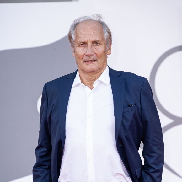 Hippolyte Girardot sur le tapis rouge de la 83ème édition de la Mostra de Venise, samedi 5 septembre 2026.

© SGP/Bestimage