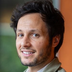 Vianney s'est retiré quelques mois pour construire une cabane.

Vianney au Village pendant les Internationaux de France à Roland Garros à Paris, France. Photo Nasser Berzane/ABACAPRESS.COM